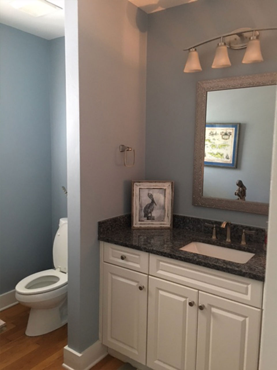 Picture of bathroom before renovation