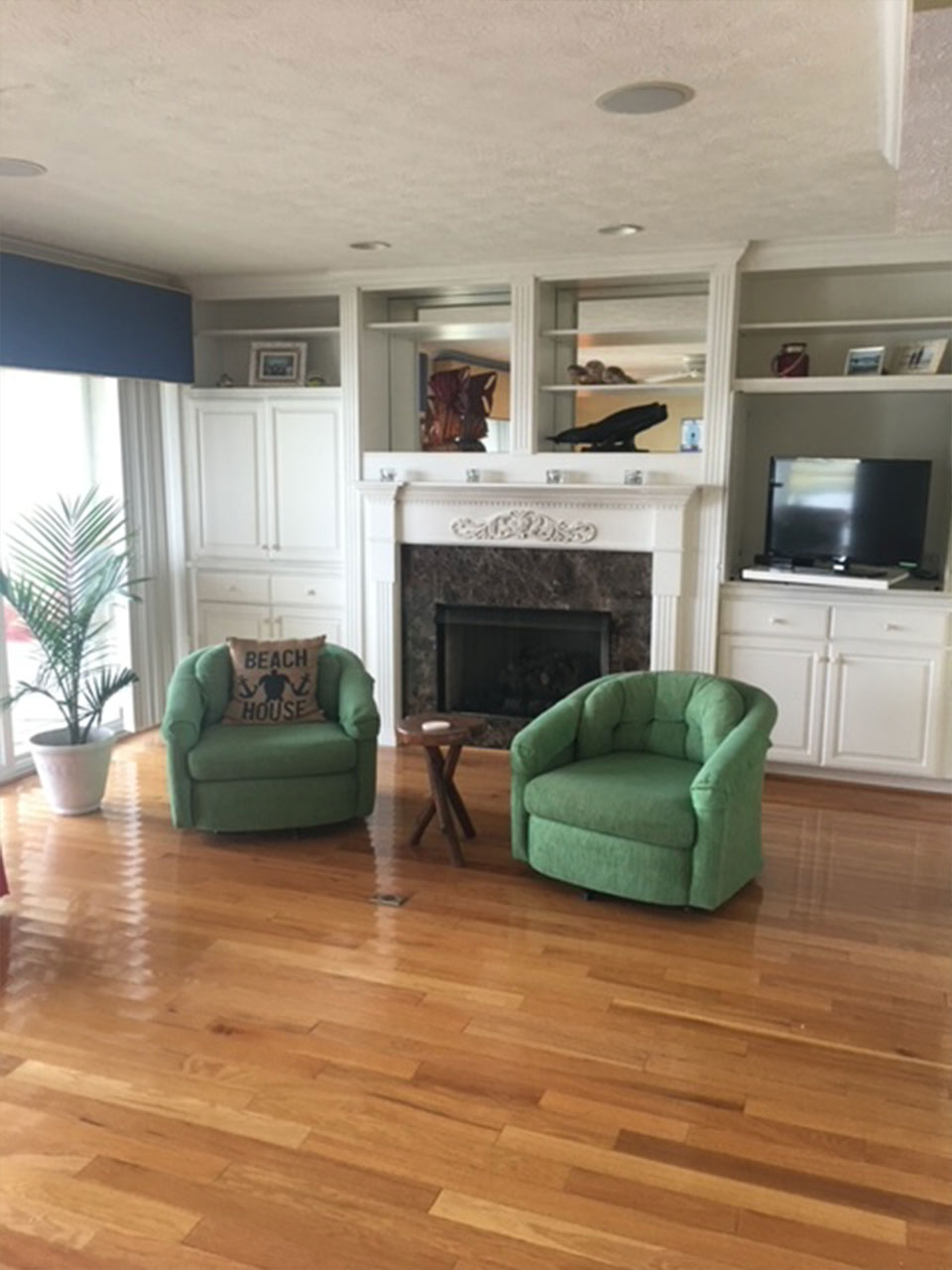 Picture of kitchen before remodel